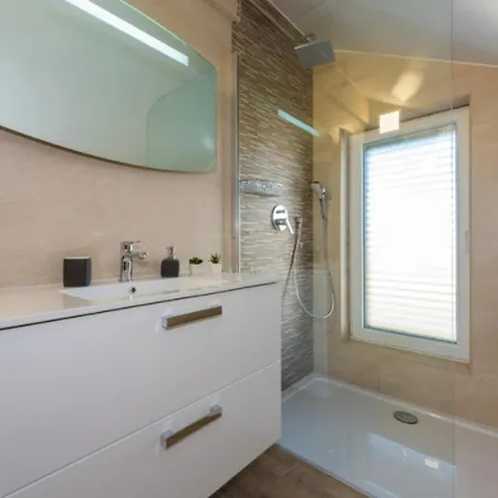Ferienhaus Fur 7 Personen Und 1 Kind In Dubrava Kod Sibenik, Dalmatien Norddalmatien - B61544 Σπίτι διακοπών *