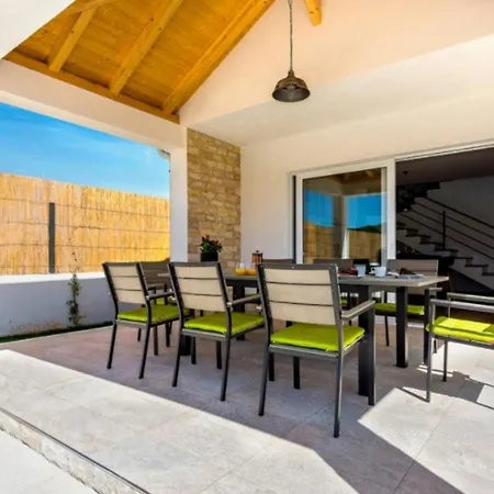 Ferienhaus Fur 7 Personen Und 1 Kind In Dubrava Kod Sibenik, Dalmatien Norddalmatien - B61544 *