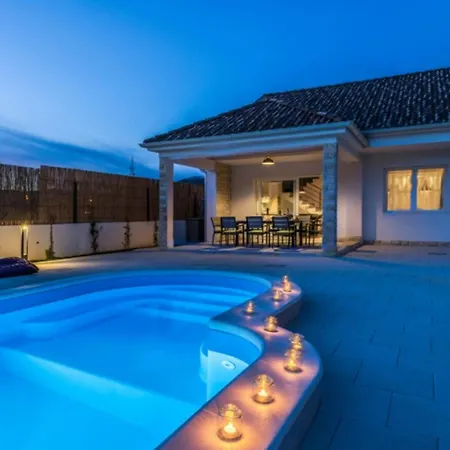 Ferienhaus Fur 7 Personen Und 1 Kind In Dubrava Kod Sibenik, Dalmatien Norddalmatien - B61544 Σπίτι διακοπών Dubrava (Sibenik-Knin)