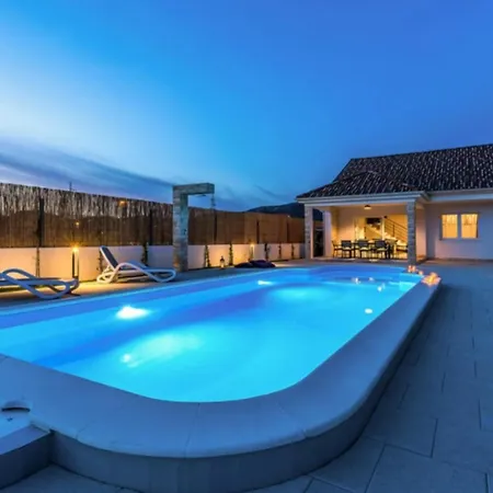 Ferienhaus Fur 7 Personen Und 1 Kind In Dubrava Kod Sibenik, Dalmatien Norddalmatien - B61544 Σπίτι διακοπών Dubrava (Sibenik-Knin)