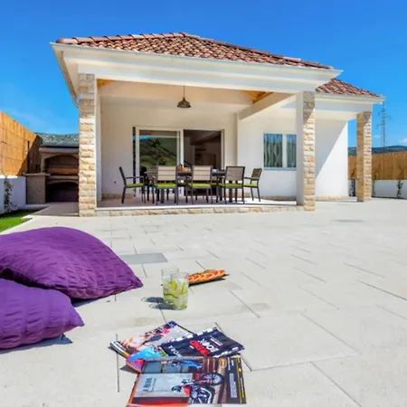 Σπίτι διακοπών Ferienhaus Fur 7 Personen Und 1 Kind In Dubrava Kod Sibenik, Dalmatien Norddalmatien - B61544